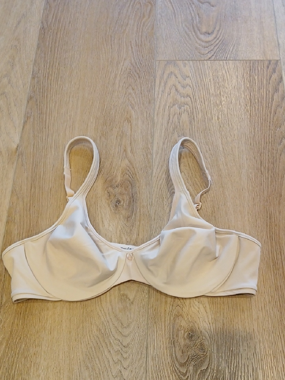 Bali Smooth Underwire Bra in Light Nude